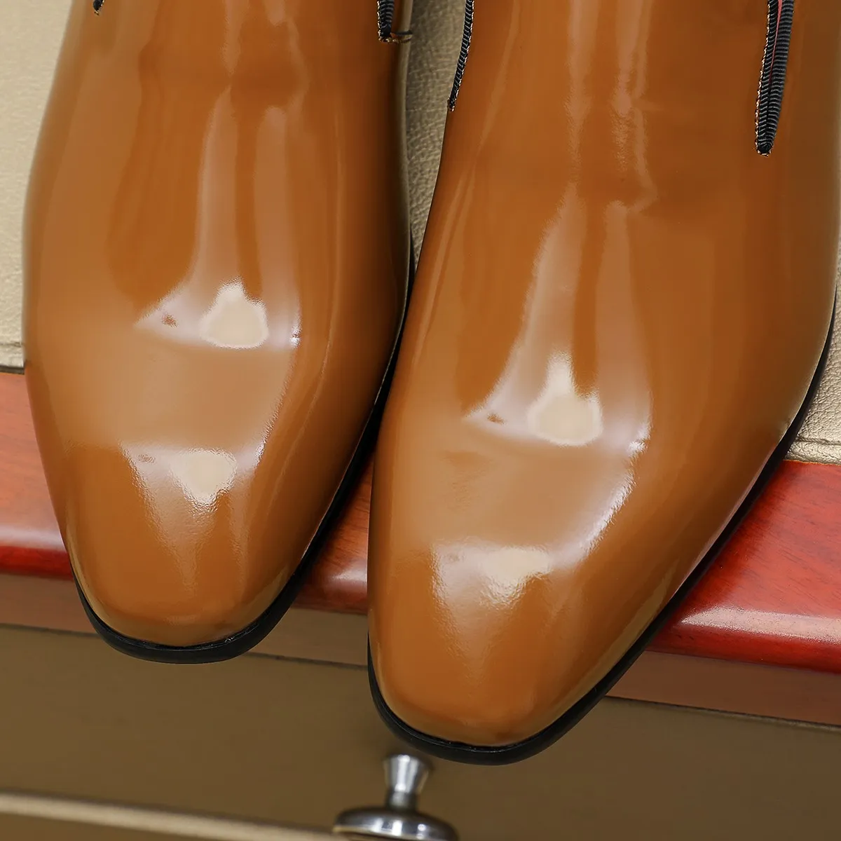 Men's shoes 💰580 💰 Louis Vuitton LV ® Autumn and Winter 🆕 models 🔛Full shoe counter First layer cowhide, 🐂Leather lined casual shoes for men, super soft outsole, essential for driving. Counter synchronization Original first layer cowhide Completely 1:1 mold customization 🌹Top version, 2 colors optional! Number: 38-45 (37.46. Customized)